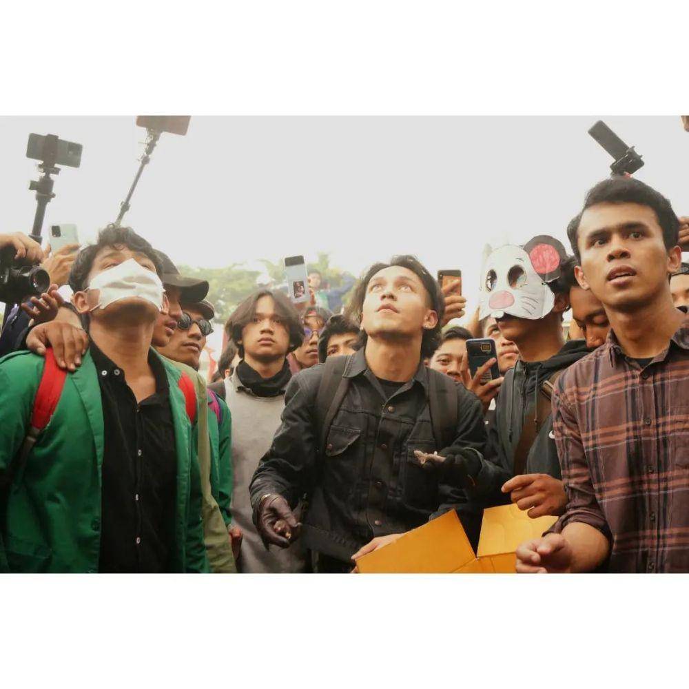 potret Jefri Nichol ikut demonstrasi tolak UU Cipta Kerja (instagram.com/auliaraflii)