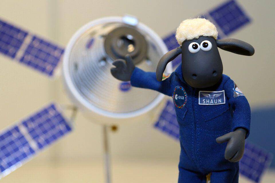 ilustrasi Shaun the Sheep dalam misi Artemis 1 (dok. the European Space Agency)