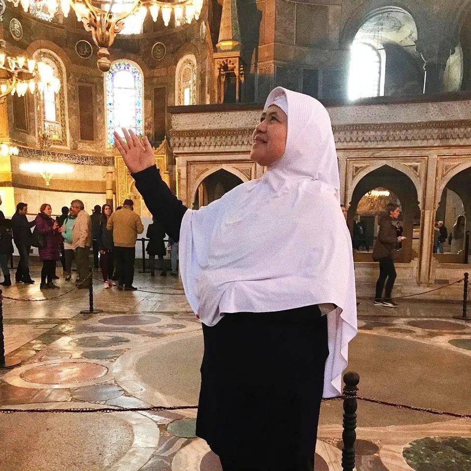 Mamah Dedeh (instagram.com/mamahdedeh_officialaccount)
