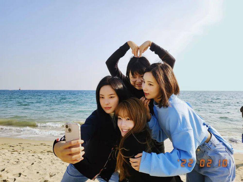 Shin Soo Hyun, Choi Moon Hee, Kim Jung Lan, dan Kim So Hee (instagram.com/egg_lan_)