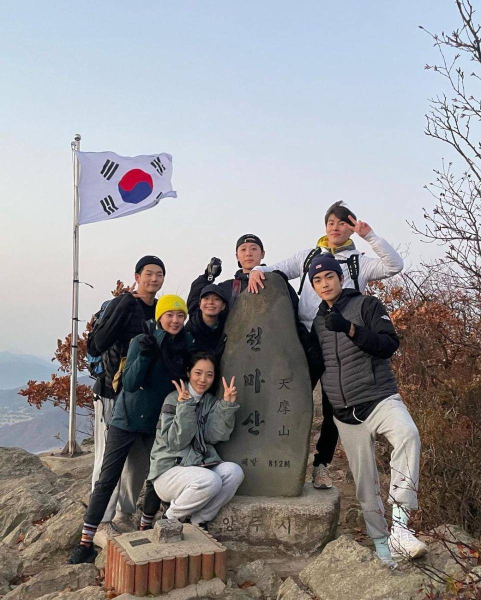 Shin Hyun Soo, Lim Se Mi, Kim Su Gyeom, Lee Jung Min, Oh Se Eun, Shin Myung Sung, dan Yoon Jong Bin (instagram.com/blackpearlbean))