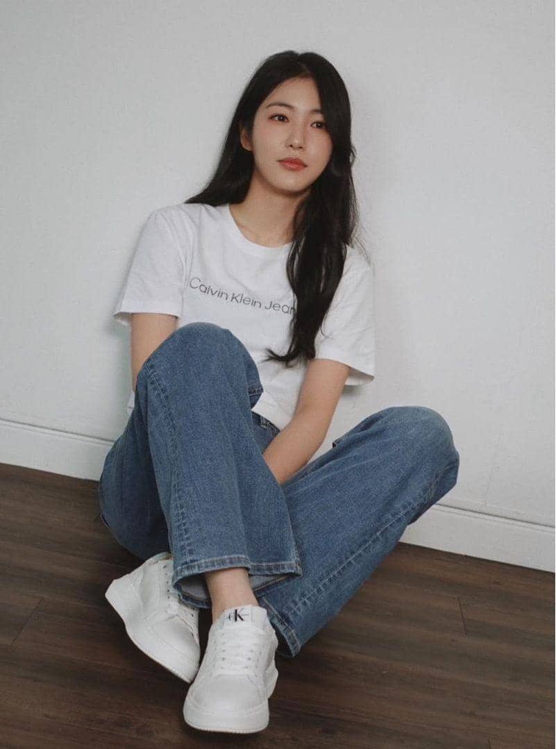 OOTD ala Shin Ye Eun (instagram.com/ __shinyeeun)