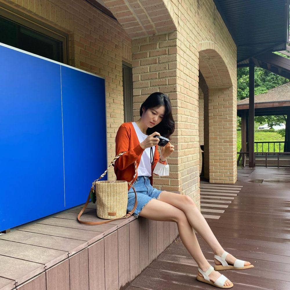 OOTD ala Shin Ye Eun (instagram.com/ __shinyeeun)