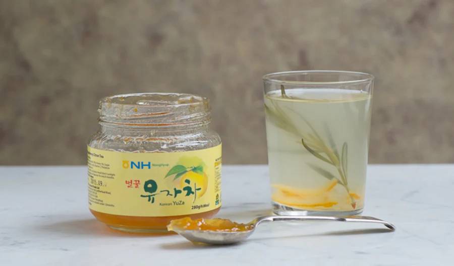 Ilustrasi yuzu jelly tea (souschef.co.uk)