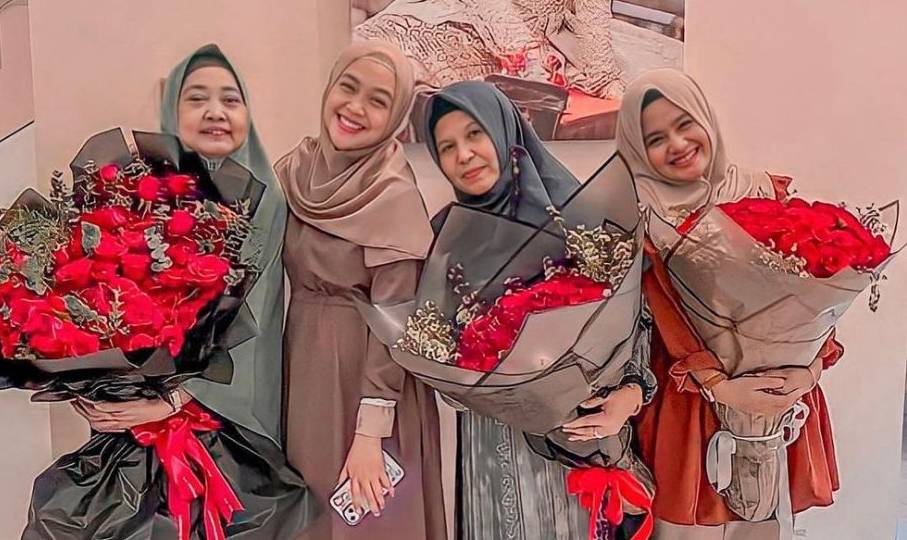 Ria Ricis dan mertua (Youtube.com/Ricis Official)