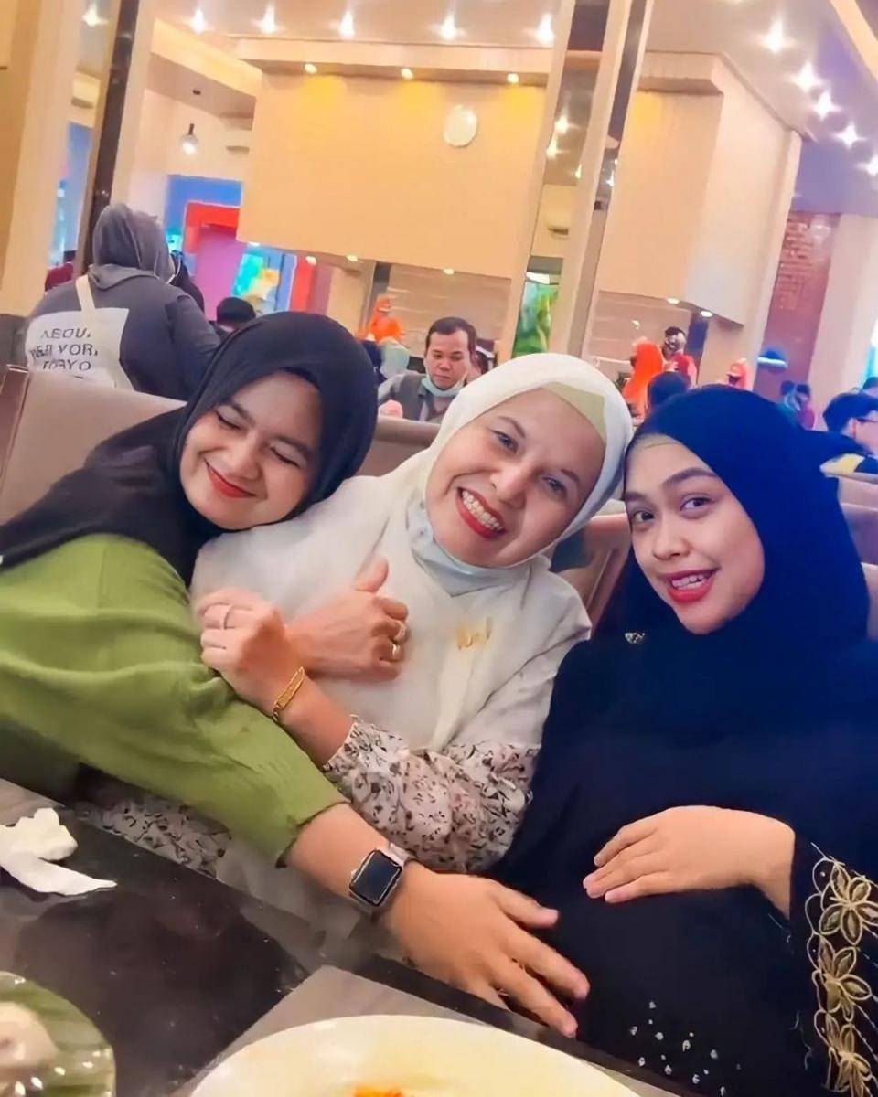 Ria ricis dan mertua (Instagram.com/teukuryantr/