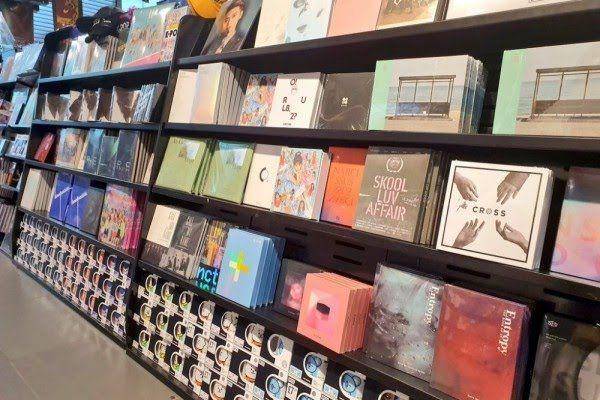 Album KPop (twitter.com/hmvwestfield)
