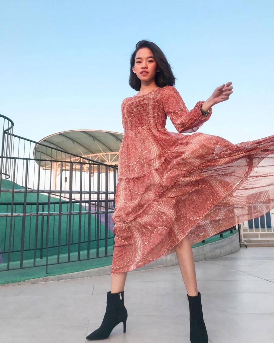Ummi Quary, pelawak dengan logat Betawi (https://www.instagram.com/ummi_quary/)