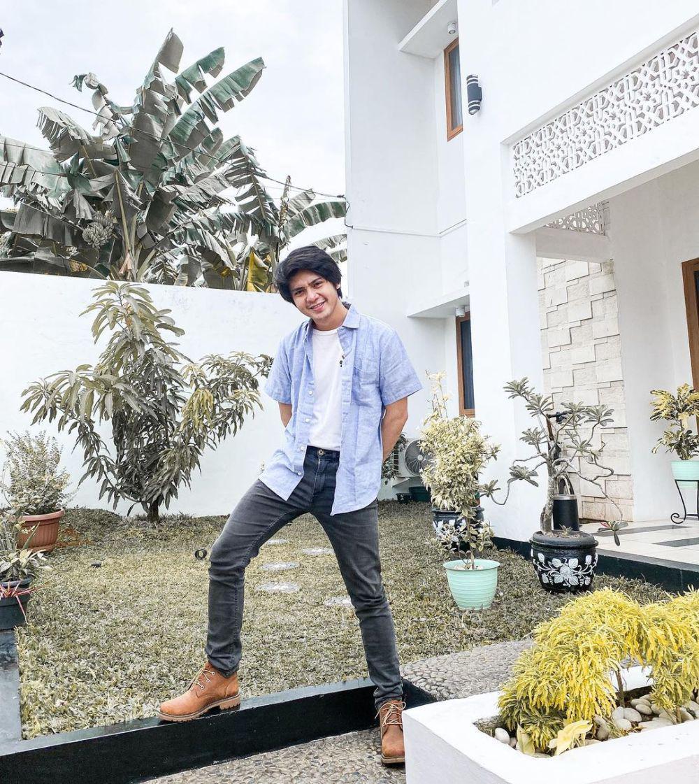 Gaya busana Arbani Yasiz (instagram.com/arbaniyasiz)