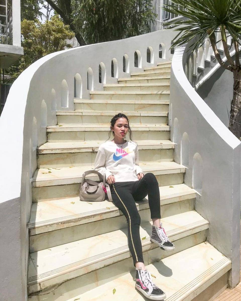 Ummi Quary, pelawak dengan logat Betawi (https://www.instagram.com/ummi_quary/)