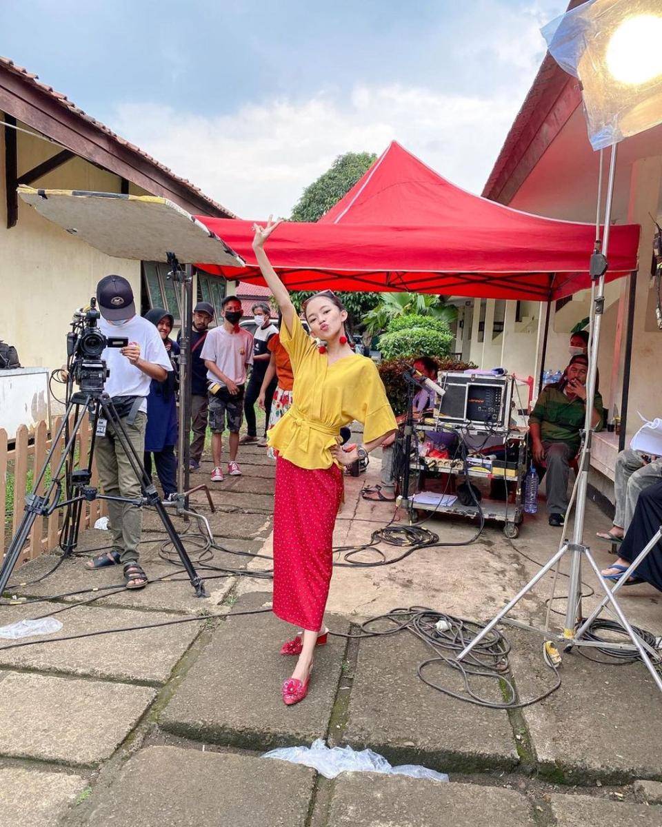 Ummi Quary, pelawak dengan logat Betawi (https://www.instagram.com/ummi_quary/)