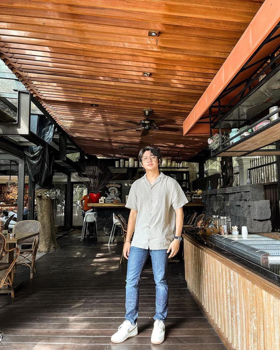 Gaya busana Arbani Yasiz (instagram.com/arbaniyasiz)