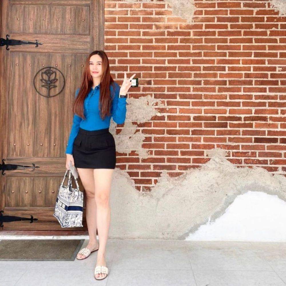 Gaya outfit Aura Kasih saat sedang liburan (instagram.com/aurakasih)