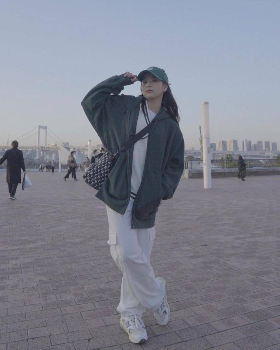 Zee JKT48 (instagram.com/jkt48.zee)