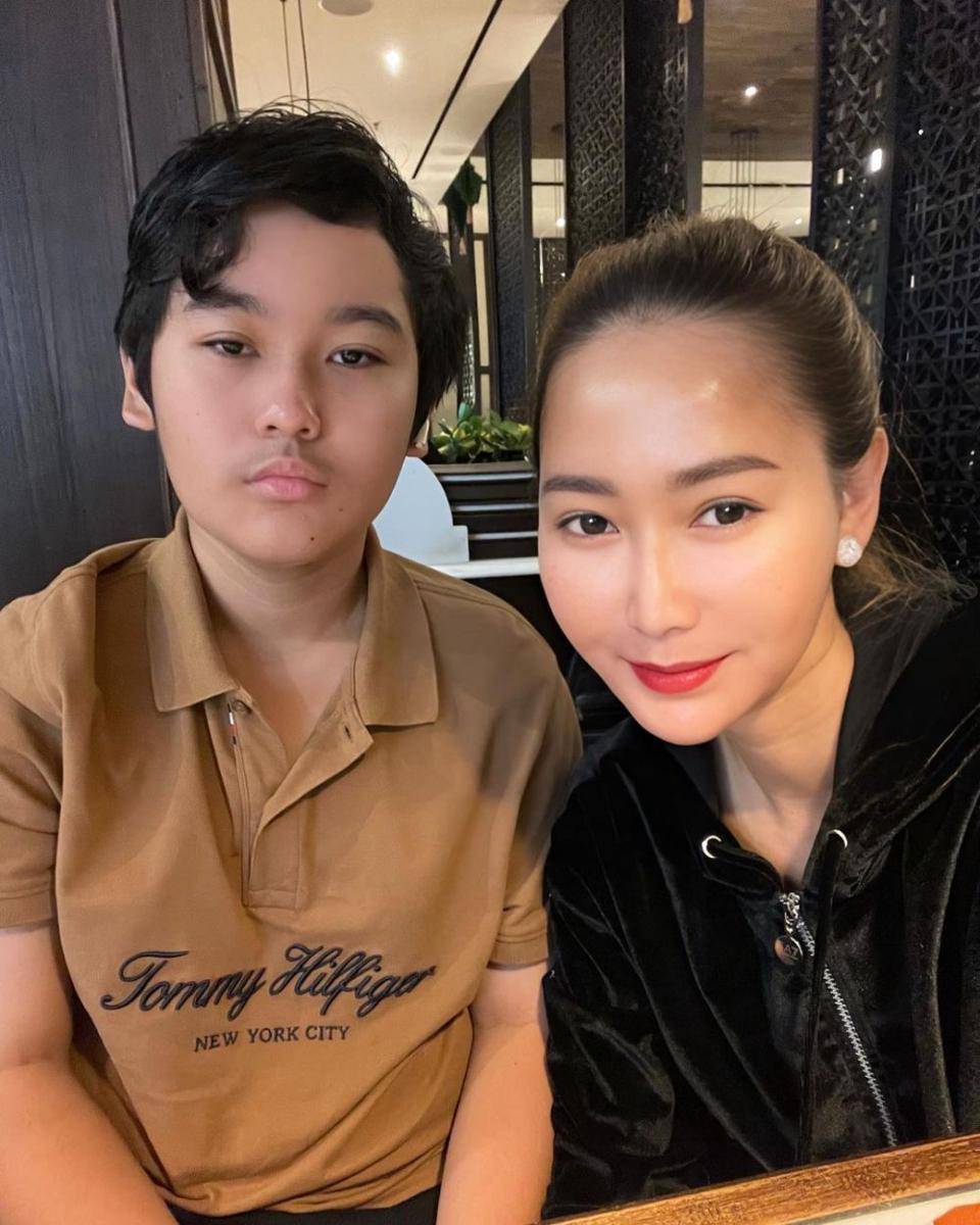 potret Inul Daratista dan buah hati (instagram.com/inul.d)