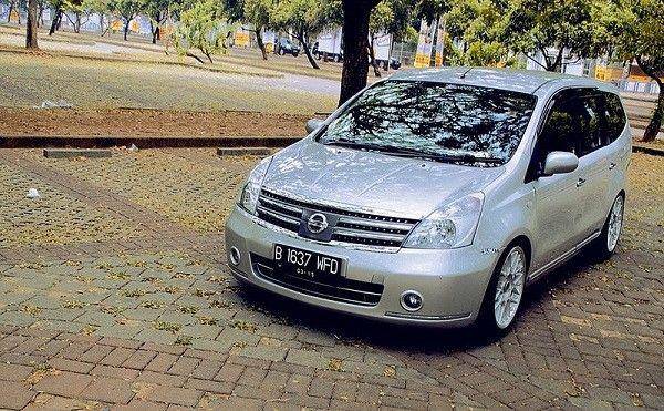 Nissan Grand Livina (commons.wikimedia.org)
