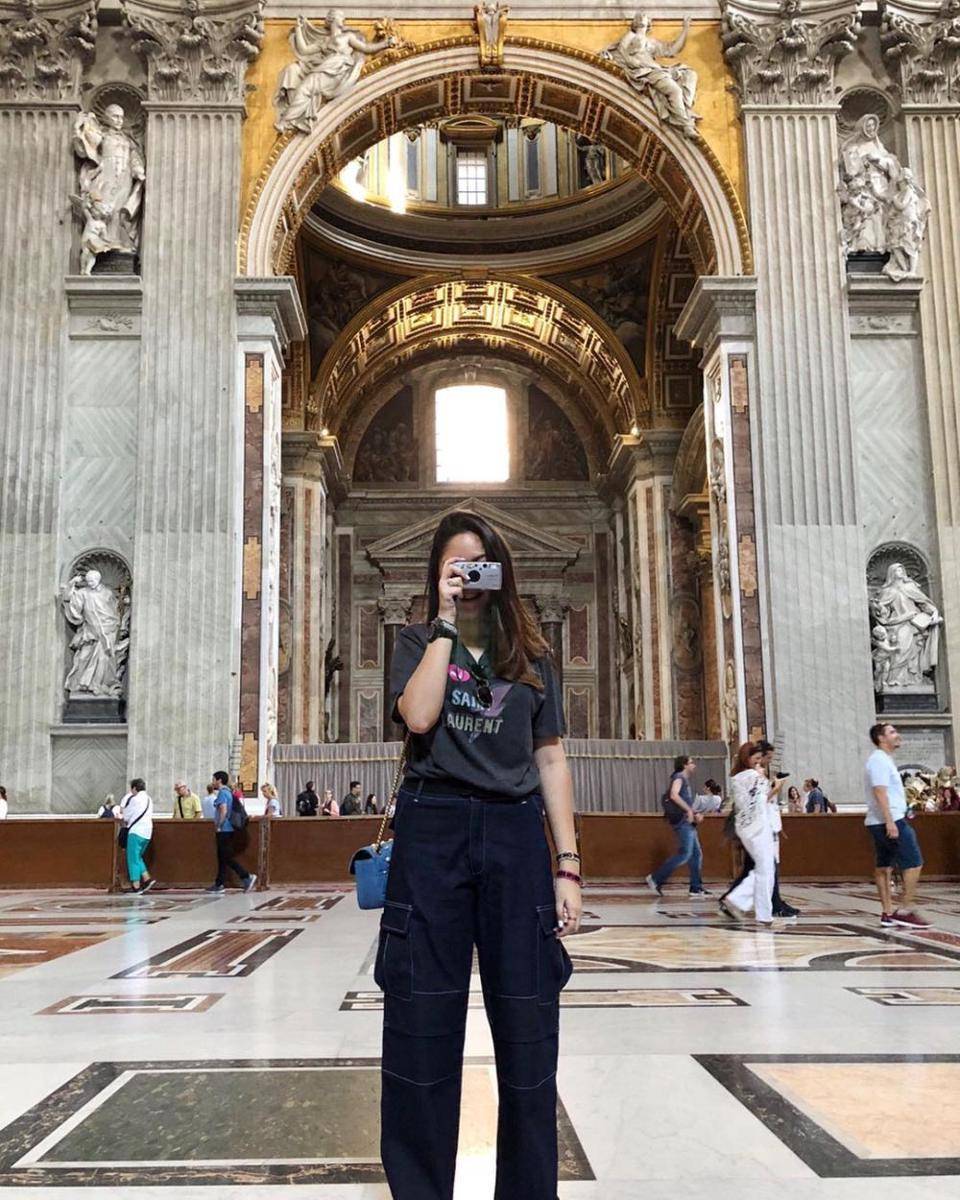 Outfit kasual ala Athena Thalita (instagram.com/athenathalia)