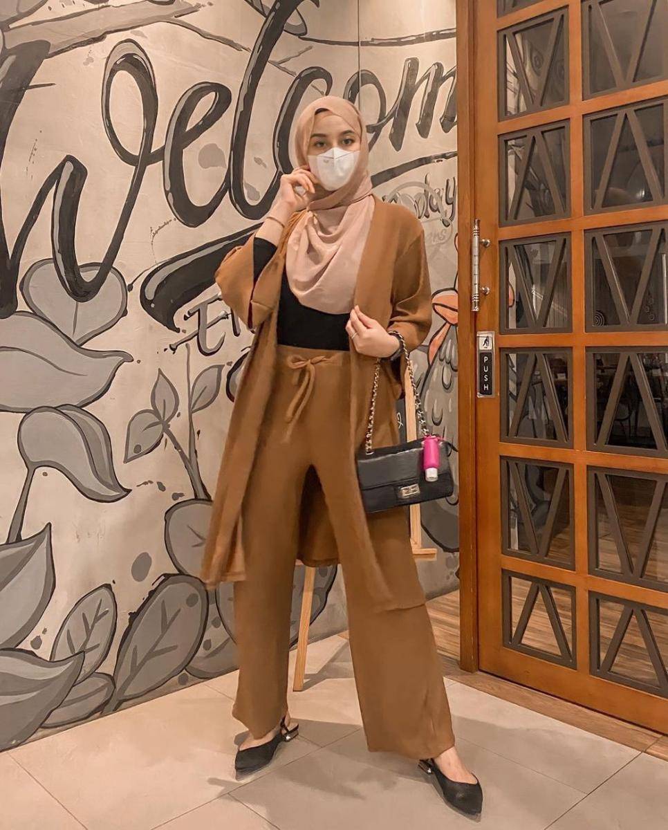 OOTD bukber ala Shania Indriani (instagram.com/shaniaindryn)