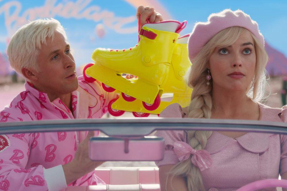 Ryan Gosling dan Margot Robbie dalam film Barbie (dok. Warner Bros. Pictures/Barbie)