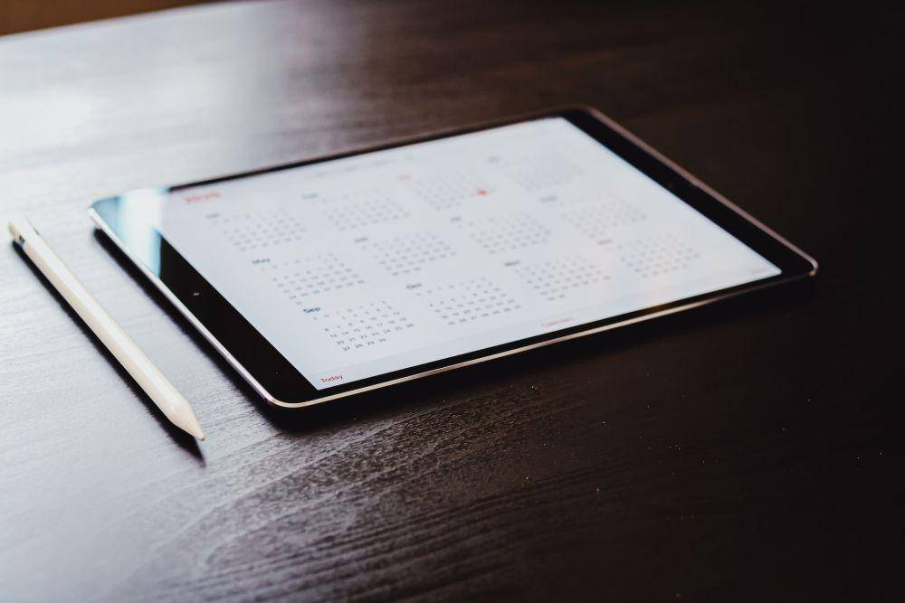 ilustrasi waktu pendaftaran (unsplash.com/Omar Al-Ghosson)