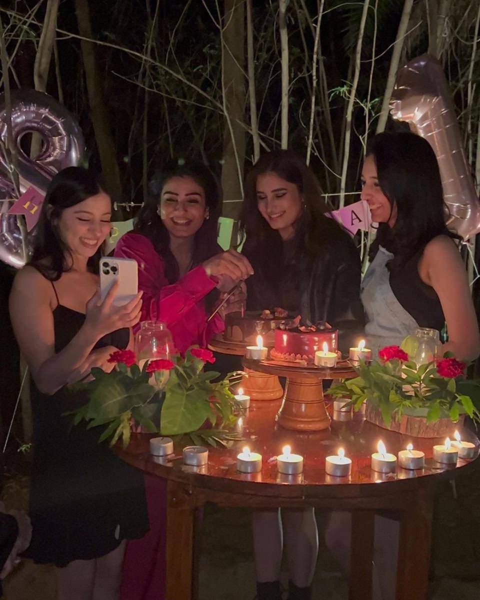 Rasha Thadani dan sahabat (instagram.com/rashathadani)