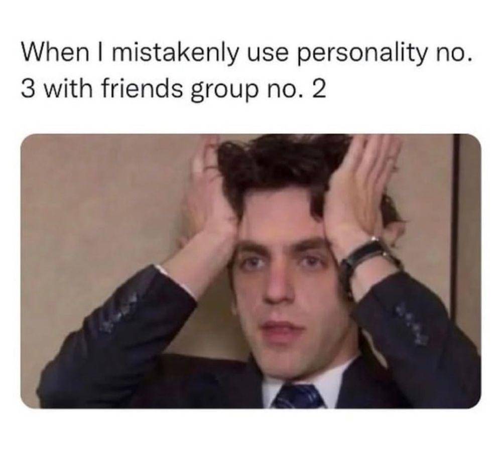 meme kepribadian lain dalam diri (instagram.com/introvertsofsociety)