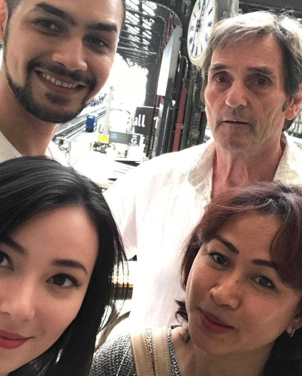 potret kenangan Asmirandah dengan sang ayah (instagram.com/asmirandah89)