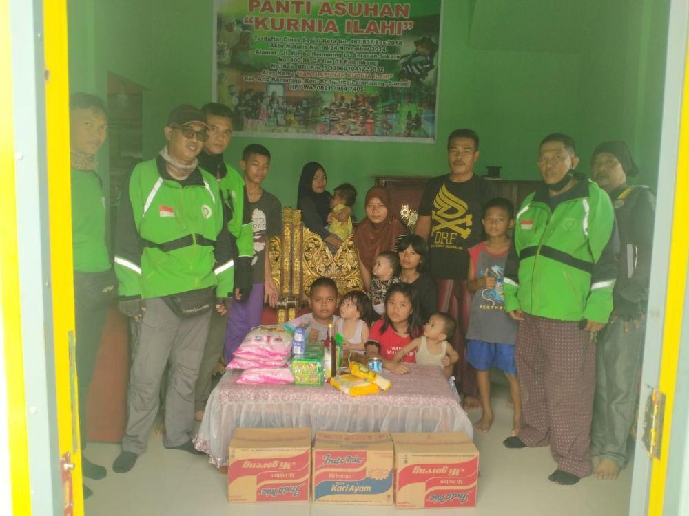 Kegiatan bakti sosial mitra driver gojek (Dok. IDN Times)