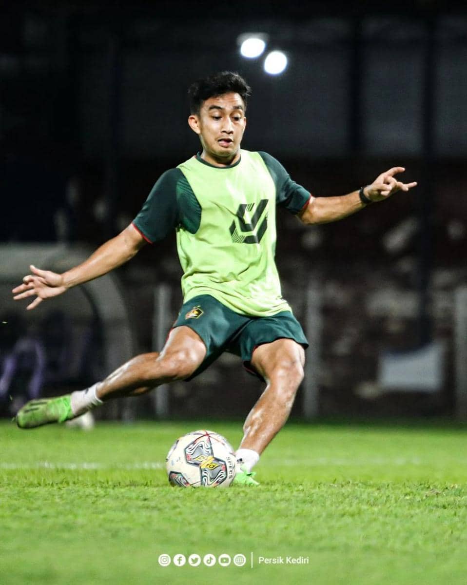 Pemain Persik Kediri saat berlatih. Instagram.com/@persikfcofficial