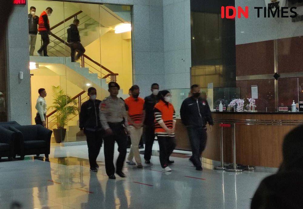 Pemeriksaan Bupati Kepulauan Meranti Muhammad Adil di Komisi Pemberantasan Korupsi (KPK) (IDN Times/Yosafat Diva Bayu)