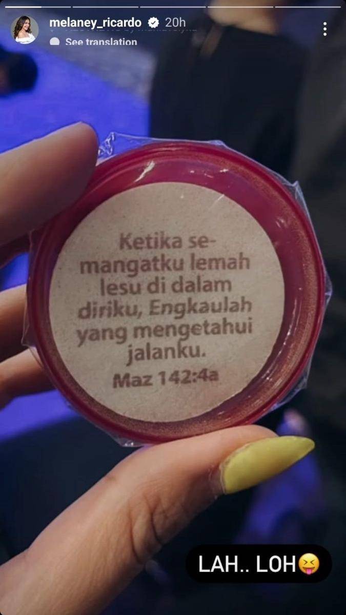 artis lakukan ibadah Jumat Agung di gereja (instagram.com/melaney_ricardo)