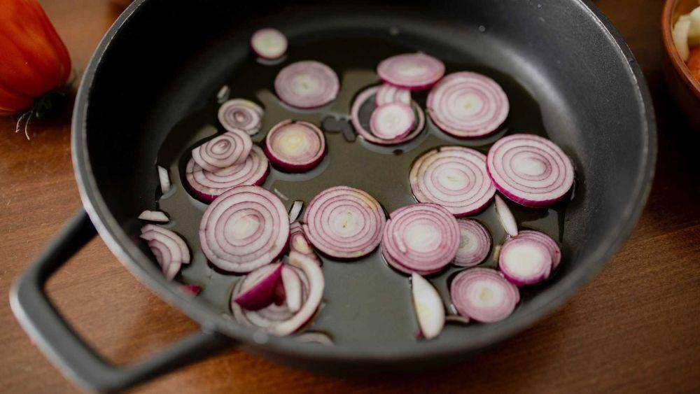 ilustrasi proses memasak (unsplash.com/Simona Sergi)