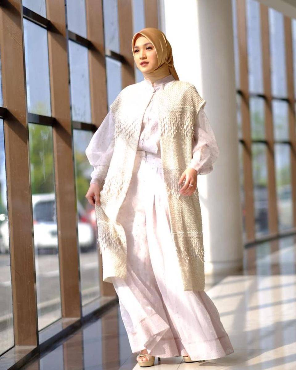 Cut Syifa (instagram.com/cutsyifaa)