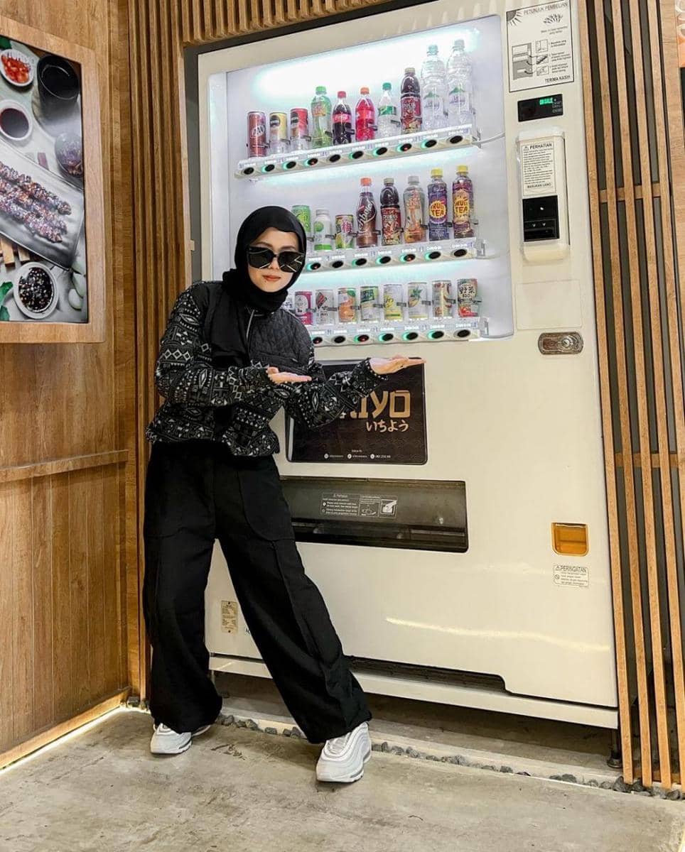 Deana Hanifa (instagram.com/deanahanifaaa)