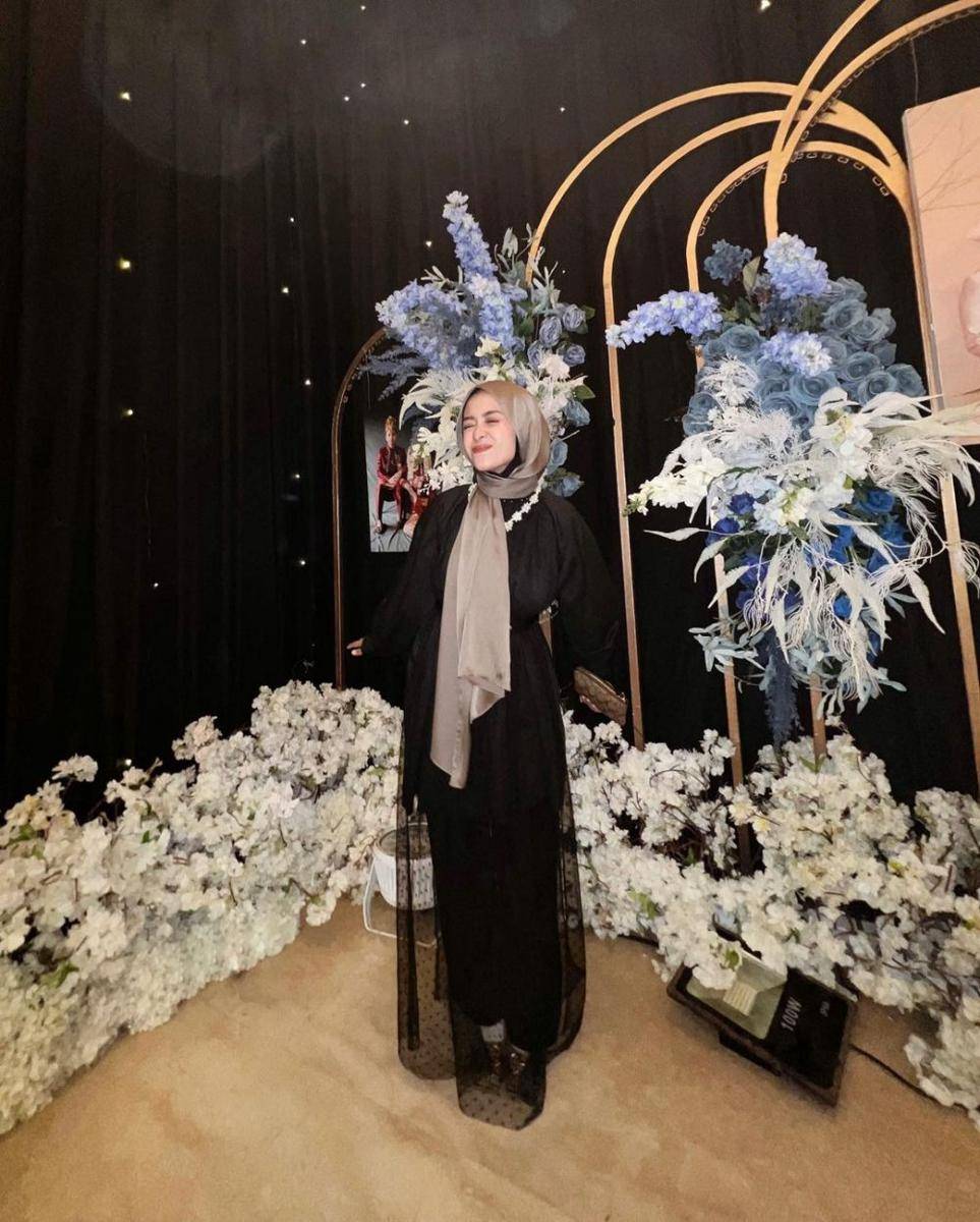 Deana Hanifa (instagram.com/deanahanifaaa)