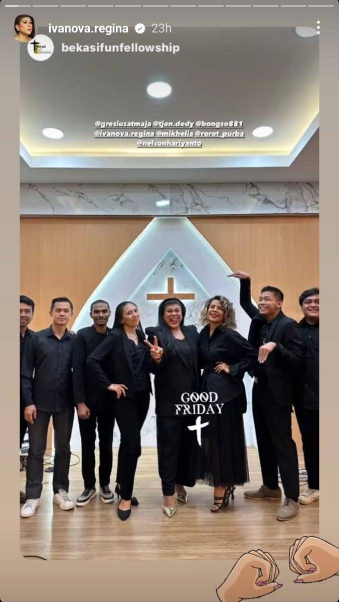artis lakukan ibadah Jumat Agung di gereja (instagram.com/ivanova.regina)
