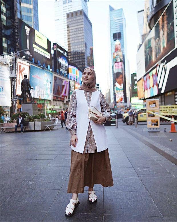 outfit hijabers (instagram.com/dwihandaanda)