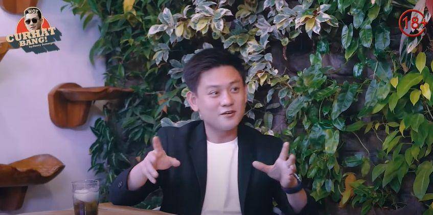 Bobon Santoso (youtube.com/CURHAT BANG Denny Sumargo)