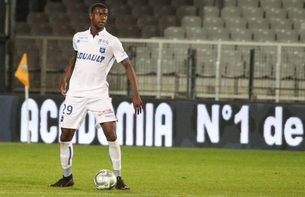 potret Evan Ndicka (aj-auxerre.fr)