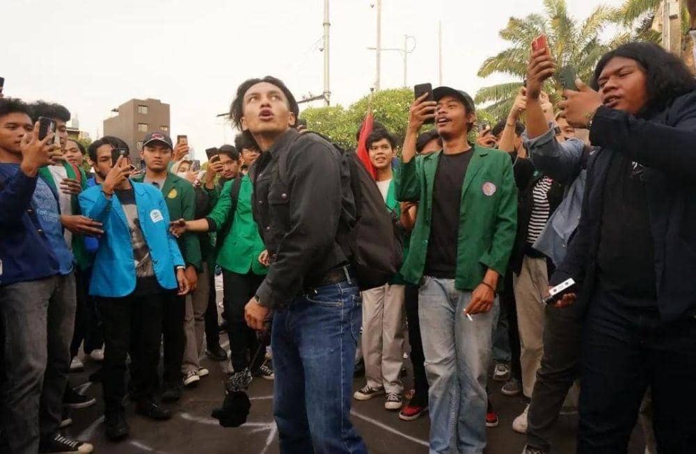 Tolak UU Cipta Kerja, Jefri Nichol Turun ke Jalan Bersama Mahasiswa