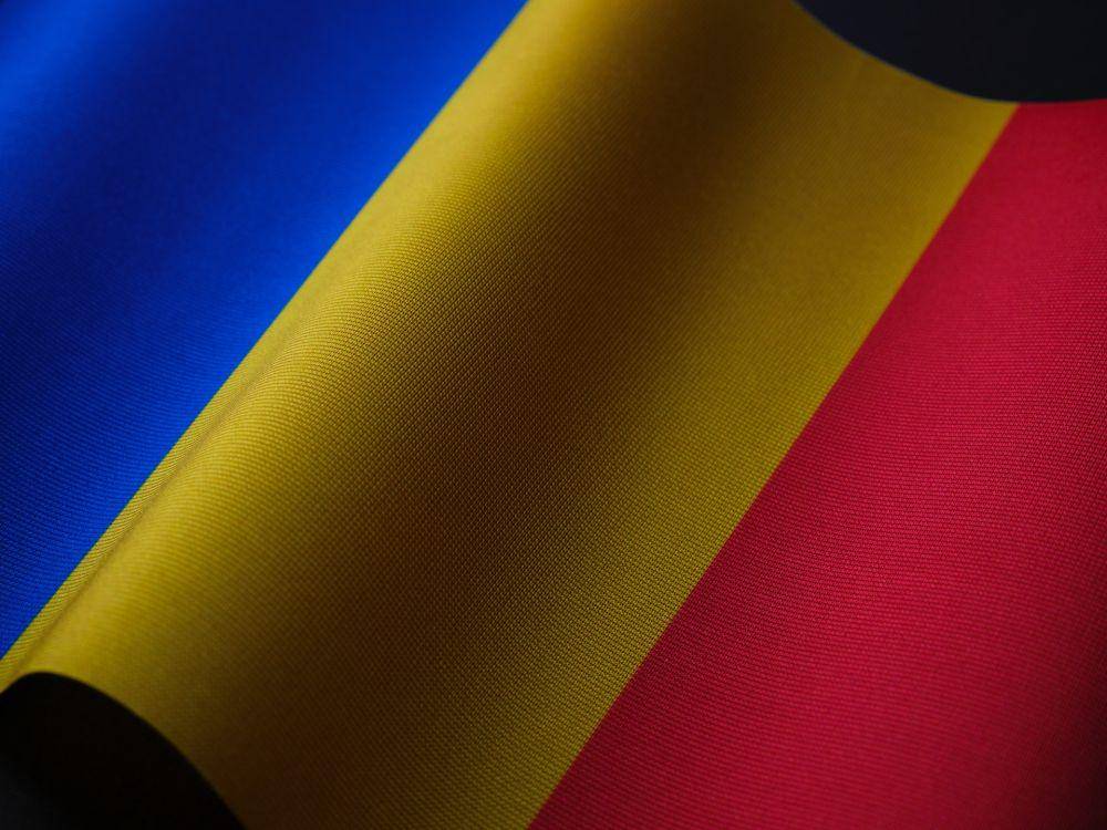 ilustrasi bendera Chad (Unsplash.com/Engin Akyurt)