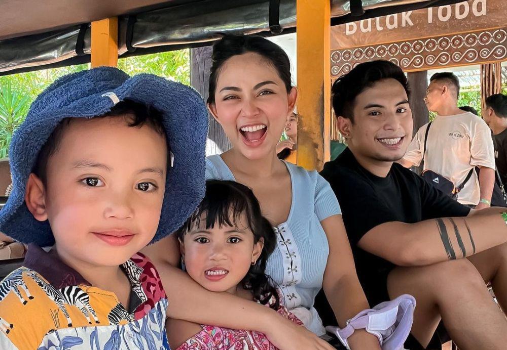 10 Momen Rachel Vennya dan Okin Liburan Bersama sang Anak di Bali