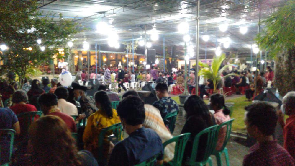 Misa Jumat Agung di Gereja Ganjuran Bantul.(IDN Times/Daruwaskita)