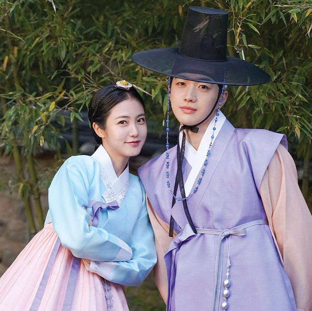 Shin Ye Eun dan Kang Hoon di balik layar drama The Secret Romantic Guesthouse (instagram.com/npioent)