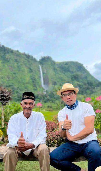 Ridwan Kamil ke rumah Abah Jajang (instagram.com/ridwankamil)