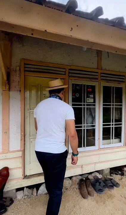Ridwan Kamil ke rumah Abah Jajang (instagram.com/ridwankamil)