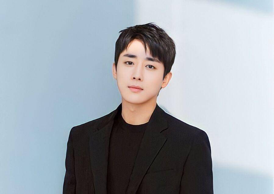 Son Ho Jun (instagram.com/sonhojun_official)