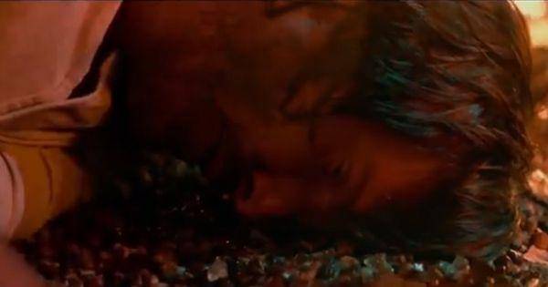 John terkapar saat rumahnya dihancurkan Santino ( Dok. Lionsgate / John Wick 2 )