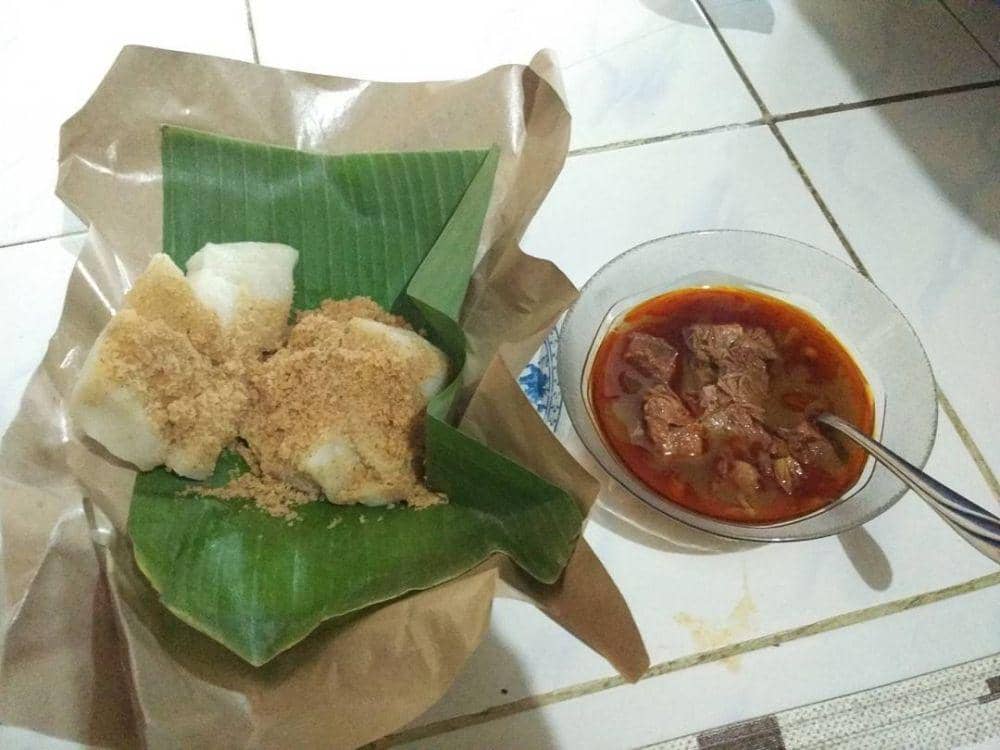 ketan bintul dan empal daging (instagram.com/adi_akhmadriyadi)