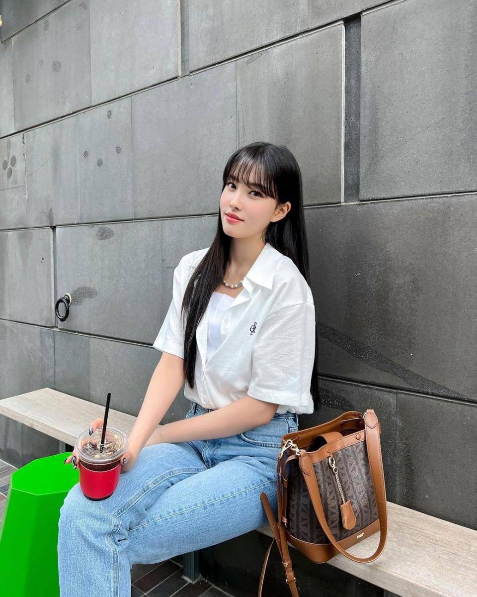 Yoon STAYC (instagram.com/stayc_highup)